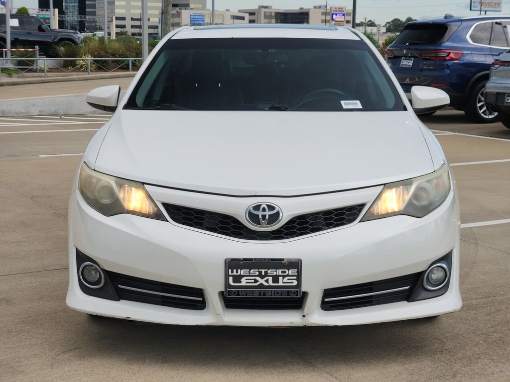 Used 2014 Blizzard Pearl Toyota SE image 2
