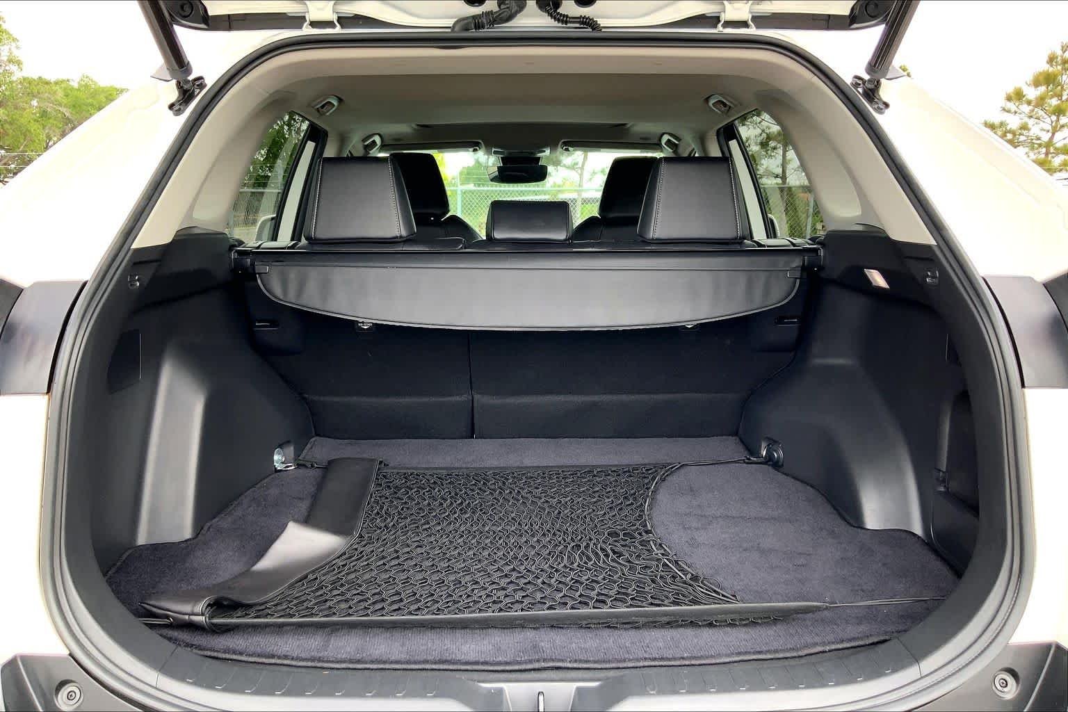 Used 2023 Wind Chill Pearl Toyota XLE Premium image 34