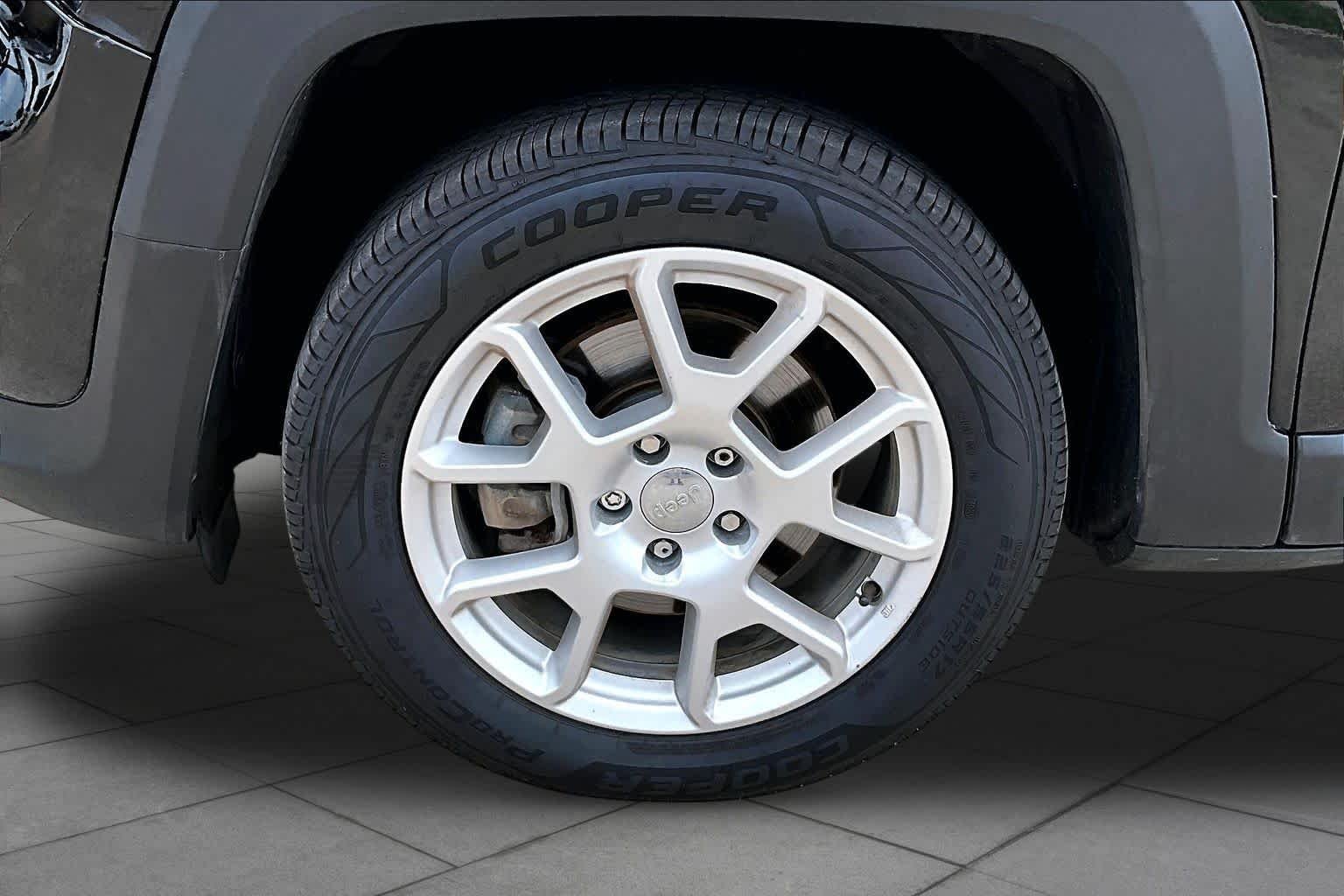 Pre-Owned 2020 Jeep Renegade Latitude
