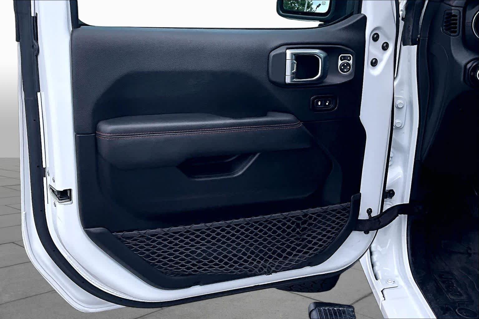 Used 2020 Bright White Clearcoat Jeep Rubicon image 22
