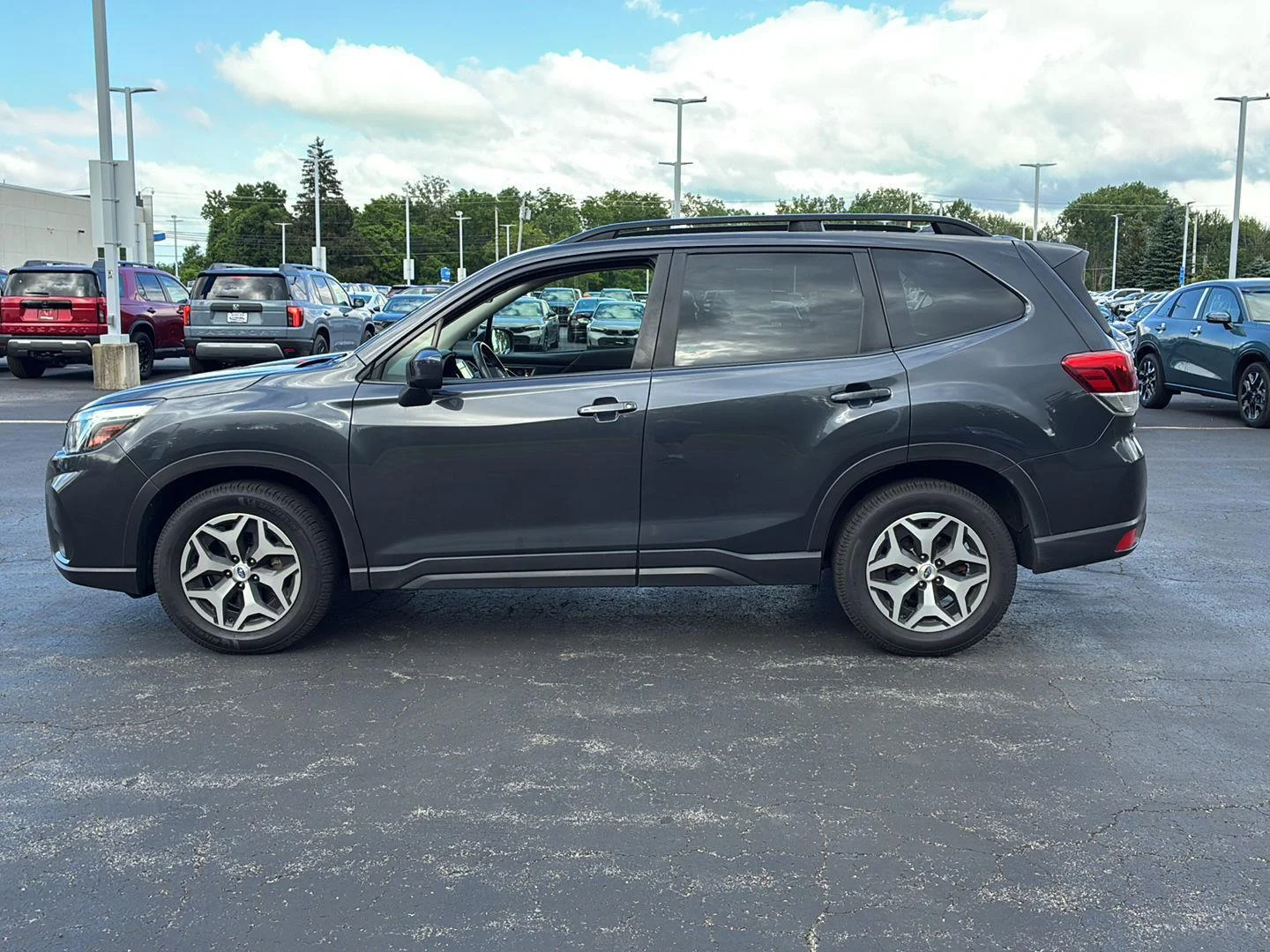 Used 2019 Dark Gray Metallic Subaru Premium image 13