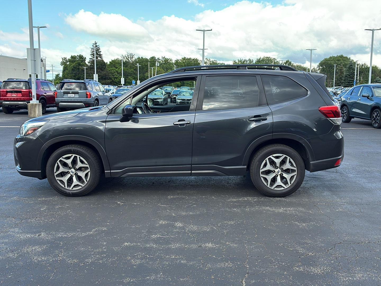 Used 2019 Dark Gray Metallic Subaru Premium image 13
