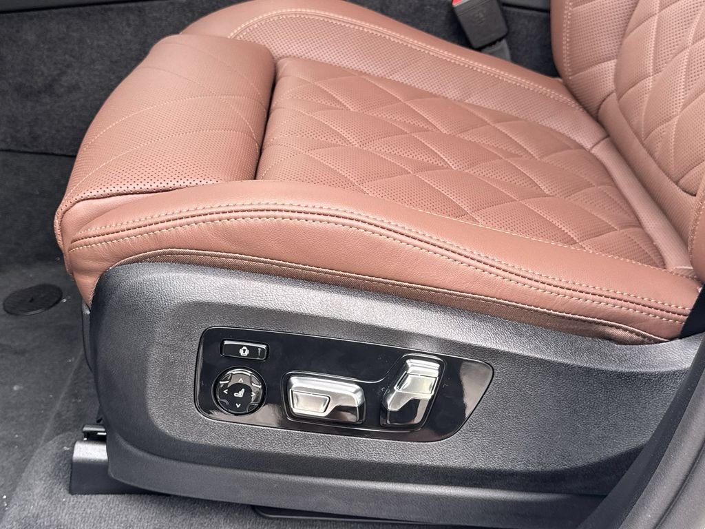 New 2027 Mineral White Metallic BMW xDrive40i image 14
