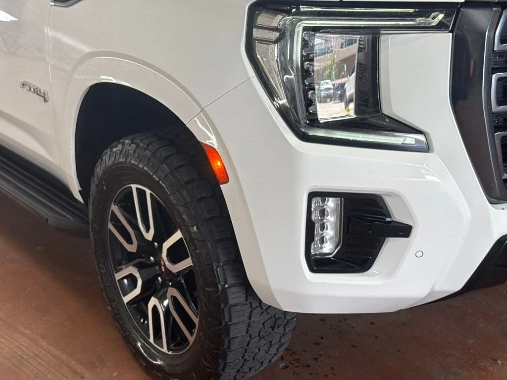 Used 2023 White GMC AT4 image 10