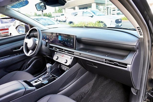 Used 2025 Black Hyundai SE image 10