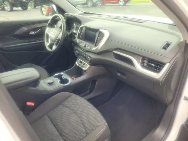 Used 2024 Summit White GMC SLE image 18