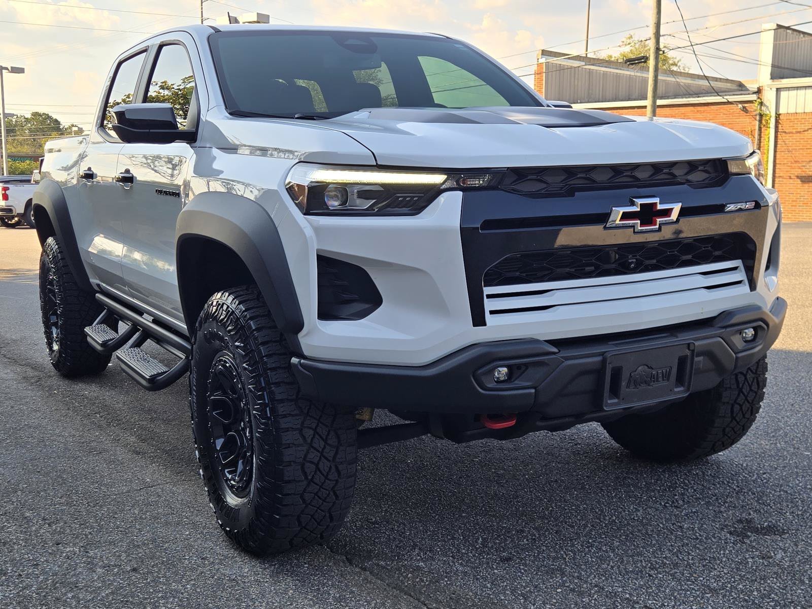 Used 2025 Summit White Chevrolet 4WD ZR2 image 3