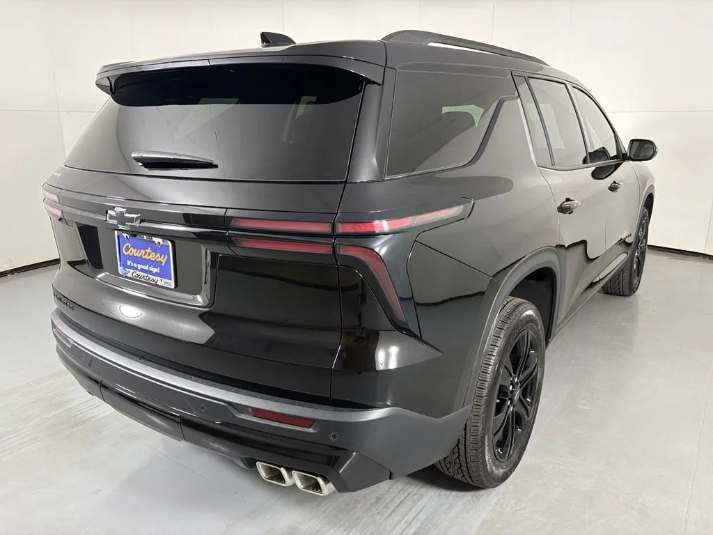 New 2027 Mosaic Black Metallic Chevrolet LT image 10