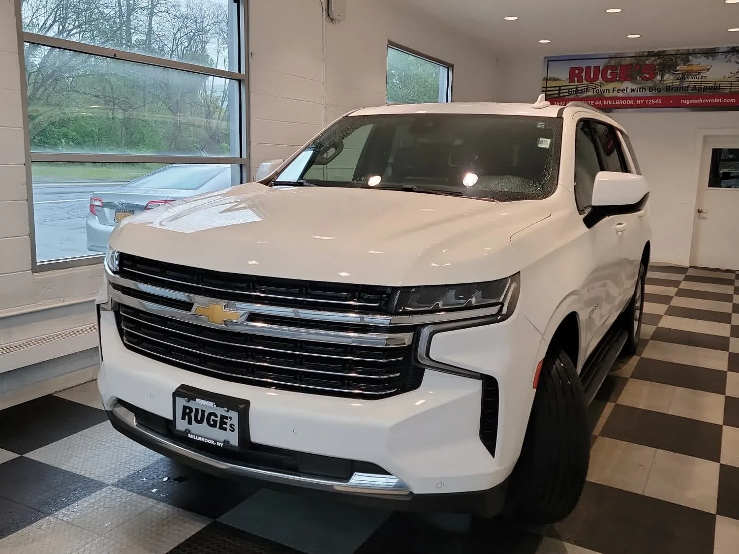 Used 2024 Summit White Chevrolet LT image 2