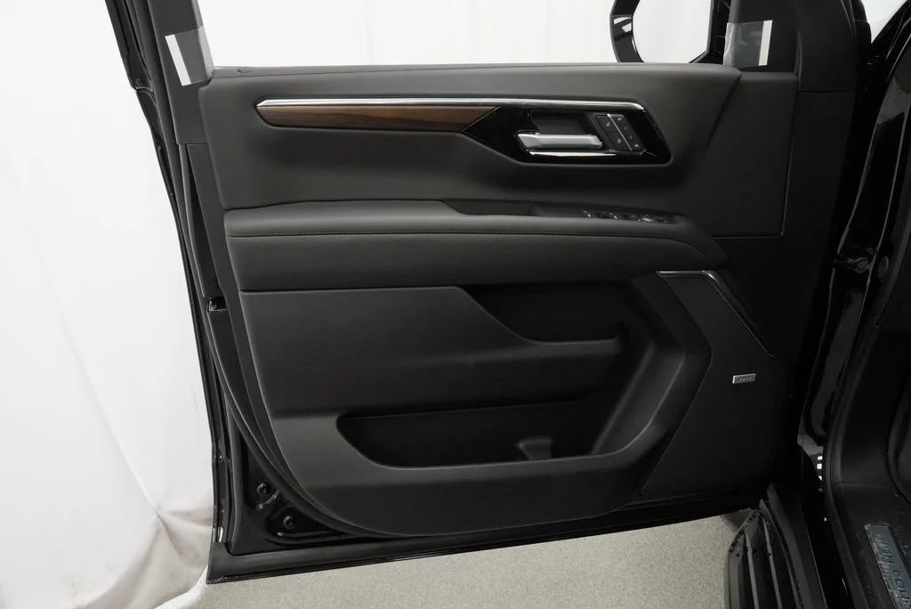 New 2026 Black Chevrolet High Country image 26