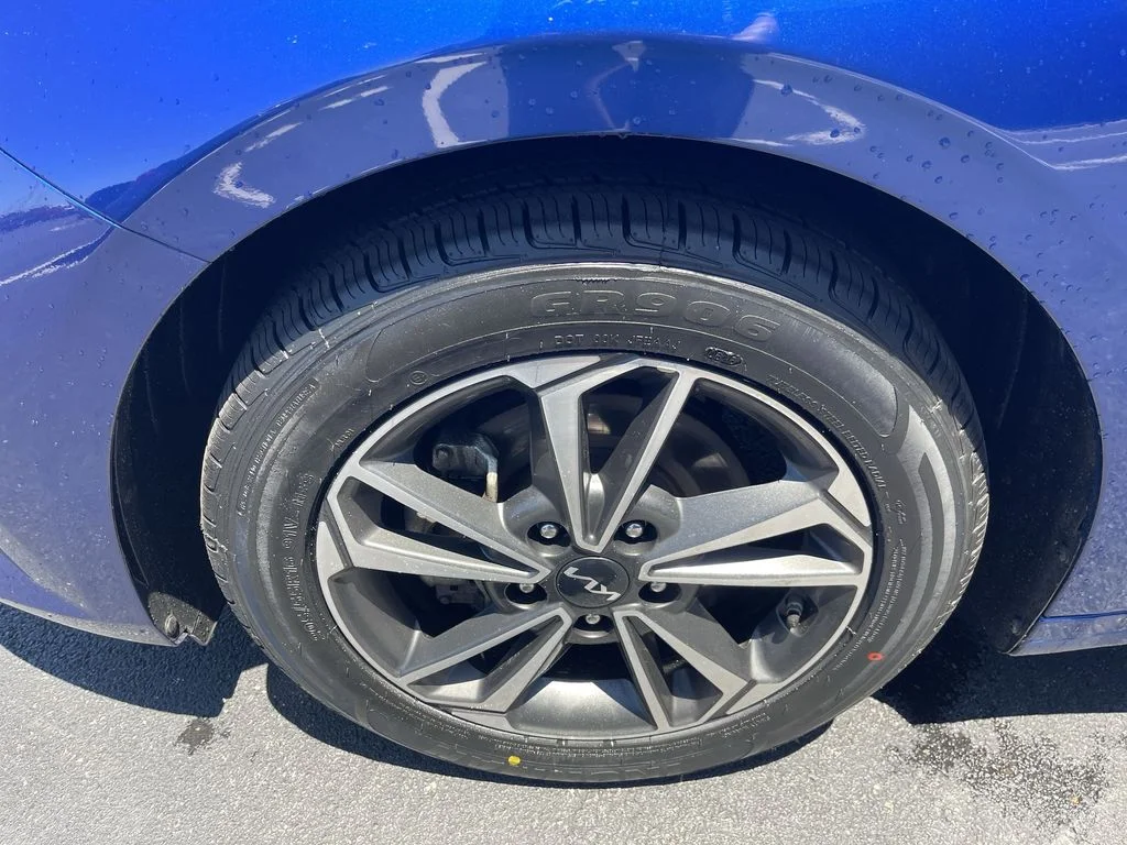 Used 2024 Blue Kia LXS image 14