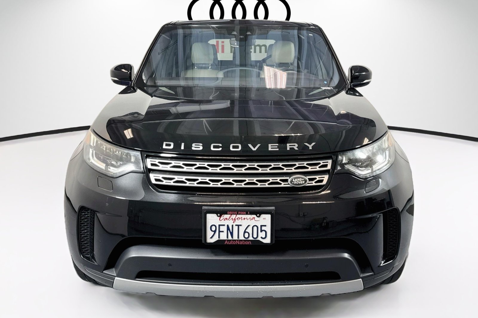 Used 2019 Santorini Black Metallic Land Rover HSE image 2