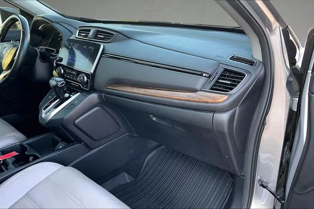 Used 2017 Silver Honda EX-L image 13