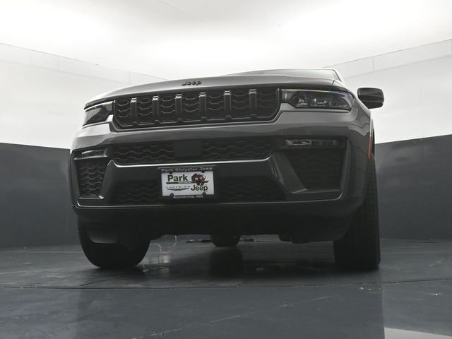New 2026 Baltic Gray Metallic Clear-Coat Exterior Paint Jeep Limited image 19