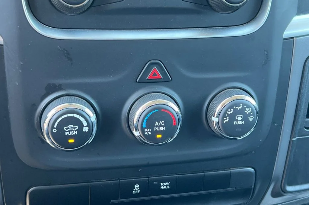 2024 RAM Ram 1500 Classic SLT - Photo 23