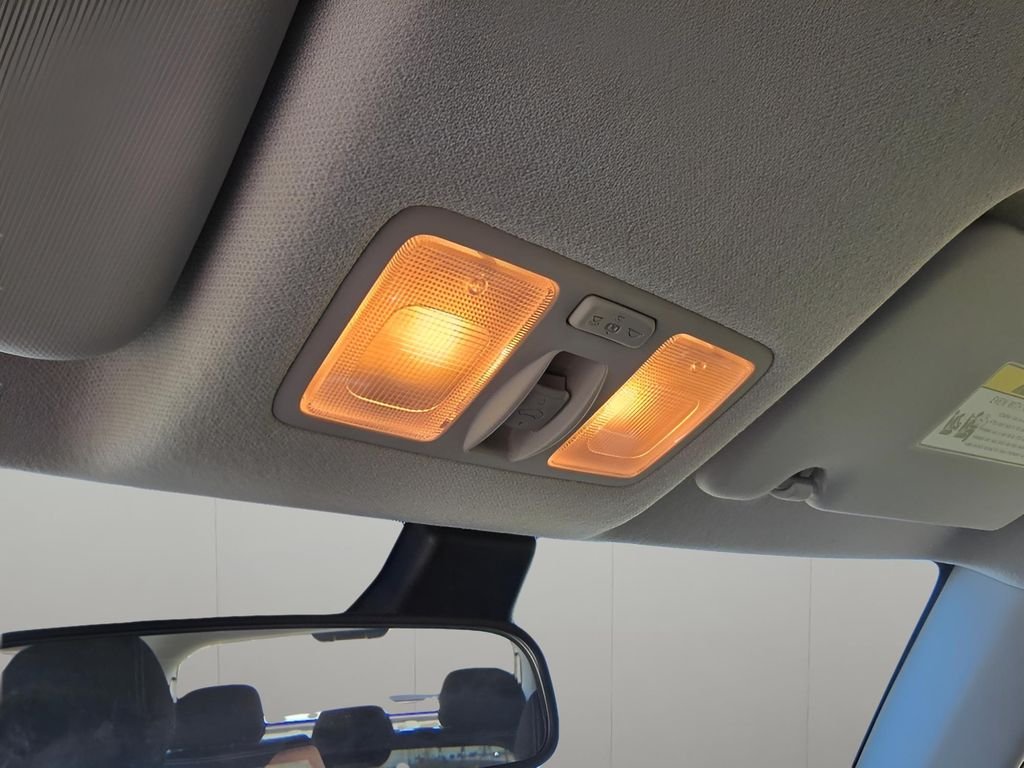 2025 Hyundai Venue SEL - Photo 20
