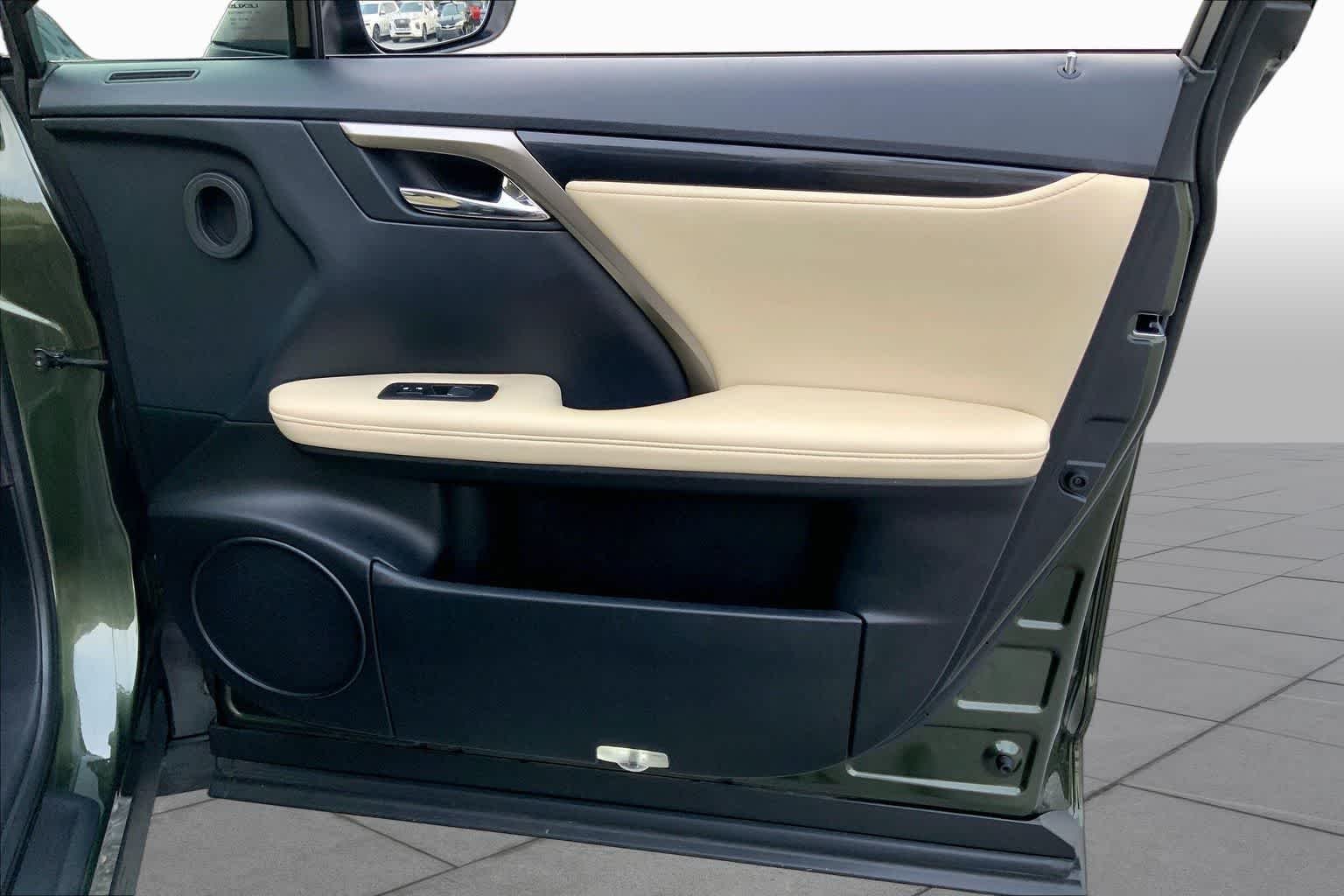Used 2022 Nori Green Pearl Lexus  image 33