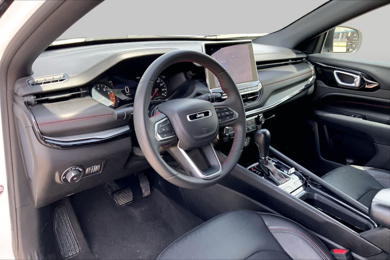 Used 2024 Bright White Clearcoat Jeep Trailhawk image 17