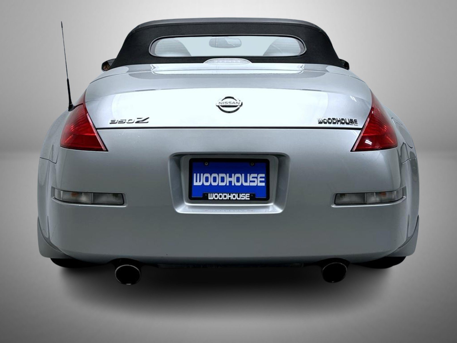 Used 2005 Silver Nissan Grand Touring image 6