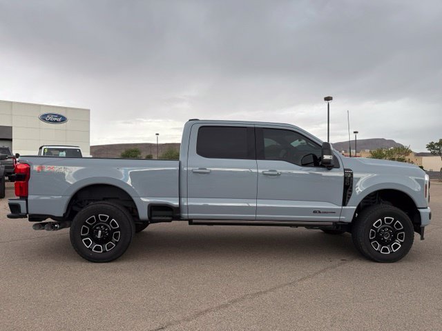 2025 Ford F-350 Super Duty Platinum - Photo 59