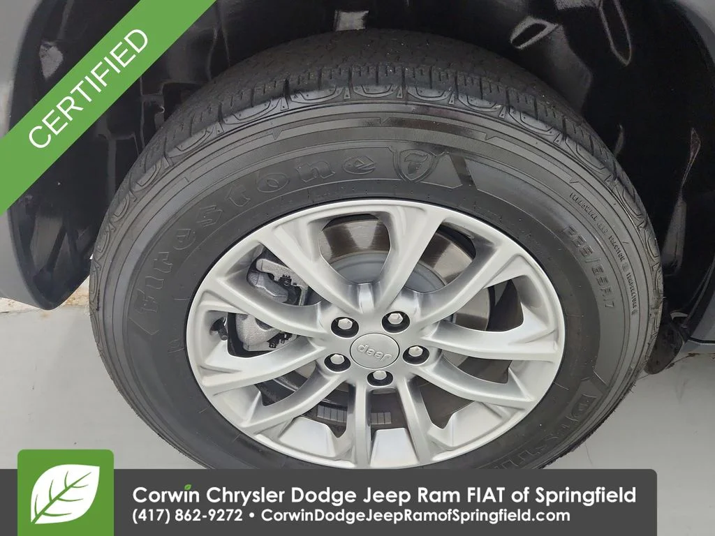 Certified Used 2022 Gray Jeep Latitude Lux image 33