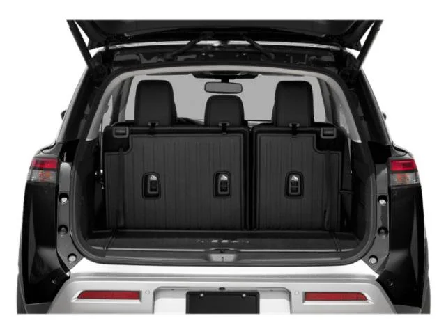 Used 2022 Pearl White Tricoat/Super Black Nissan Platinum image 25