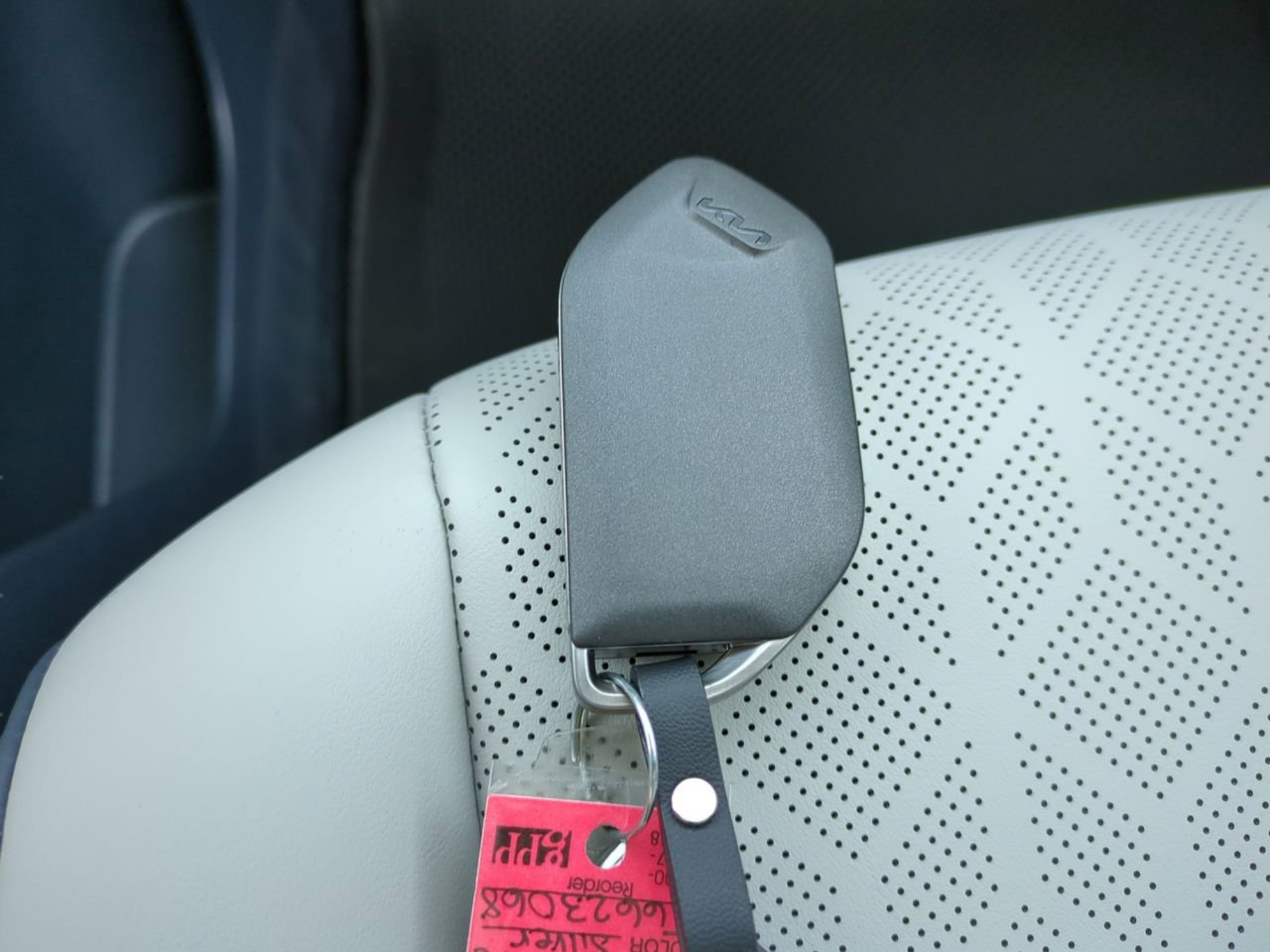 New 2026 Ceramic Silver Kia SX image 37