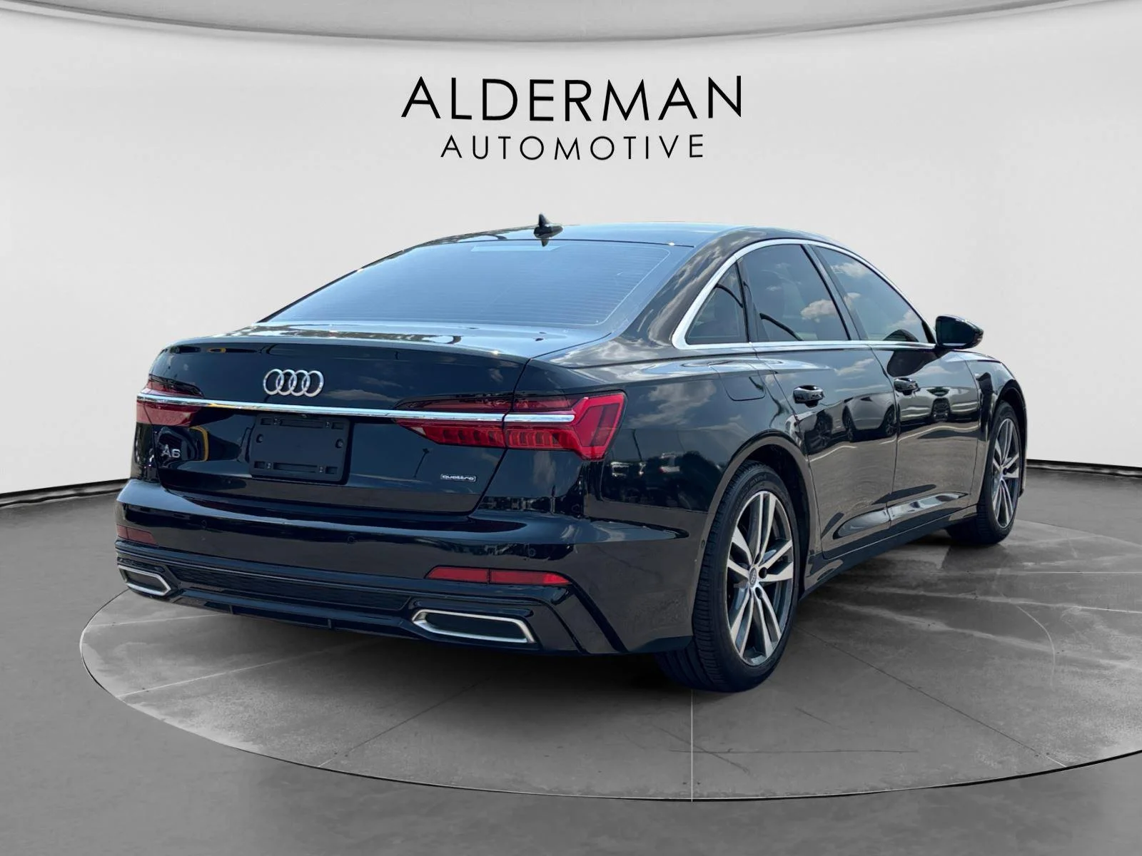 Used 2019 Brilliant Black Audi Premium Plus image 5