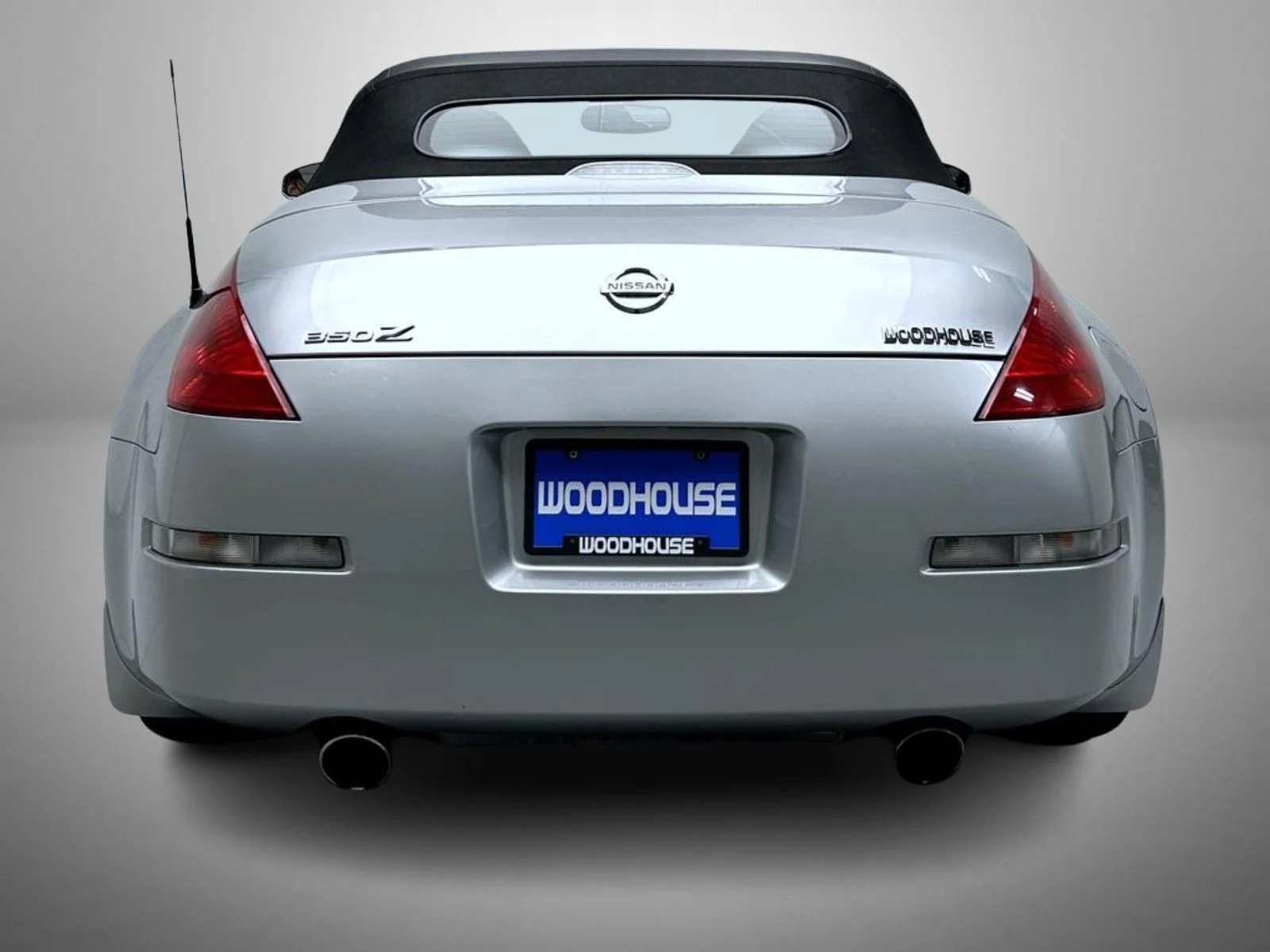 Used 2005 Silver Nissan Grand Touring image 6