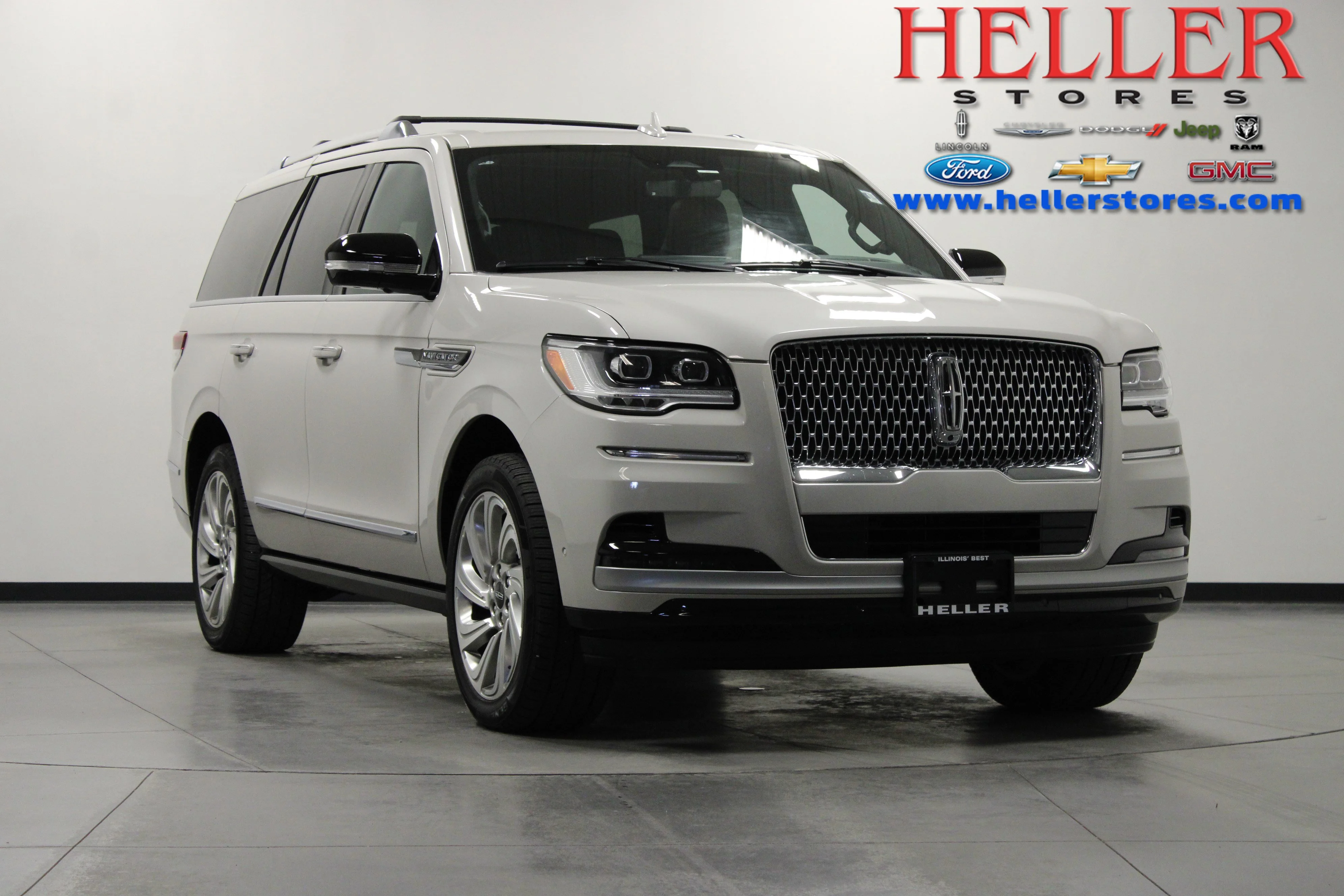 Used 2024 Ceramic Pearl Metallic Tri-Coat Lincoln Reserve image 1