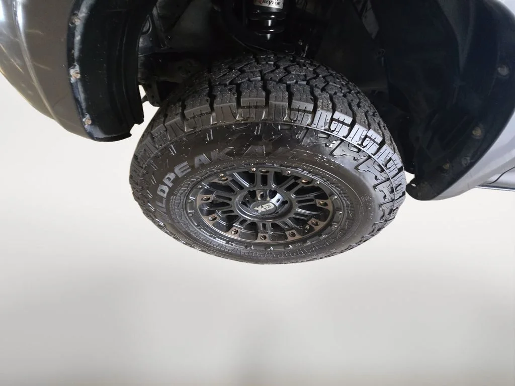 Used 2018 Gray Toyota SR5 image 9