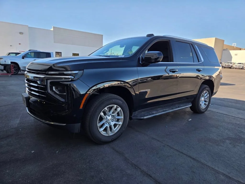 Used 2025 Black Chevrolet LT image 4