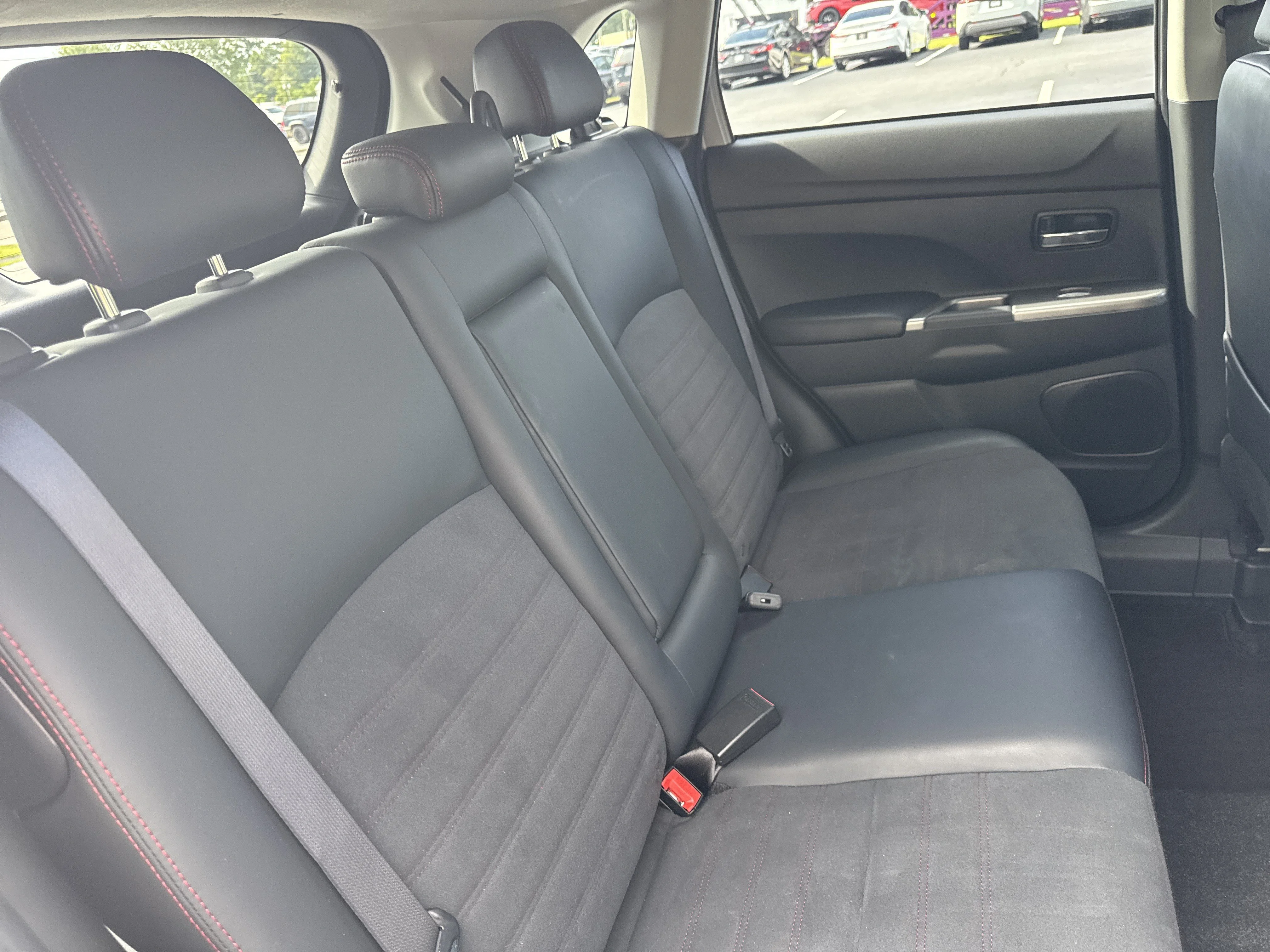 Used 2025  Mitsubishi 2.0 ES image 29