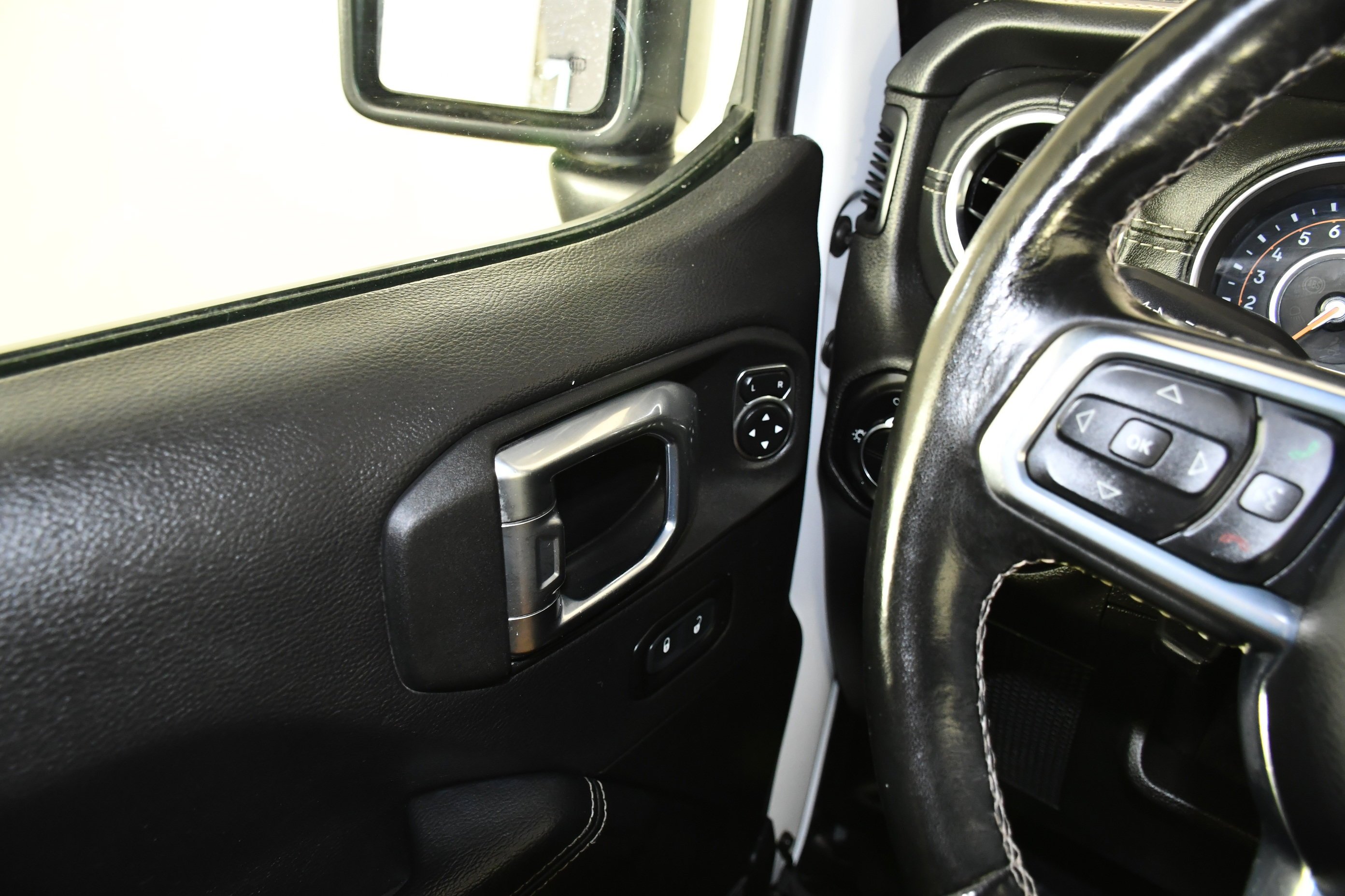 Used 2021 Bright White Clearcoat Jeep Overland image 37