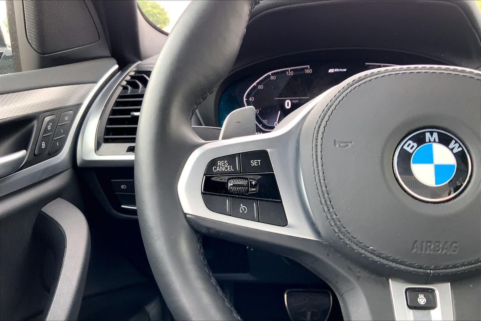 Used 2021 Alpine White BMW xDrive30e image 23