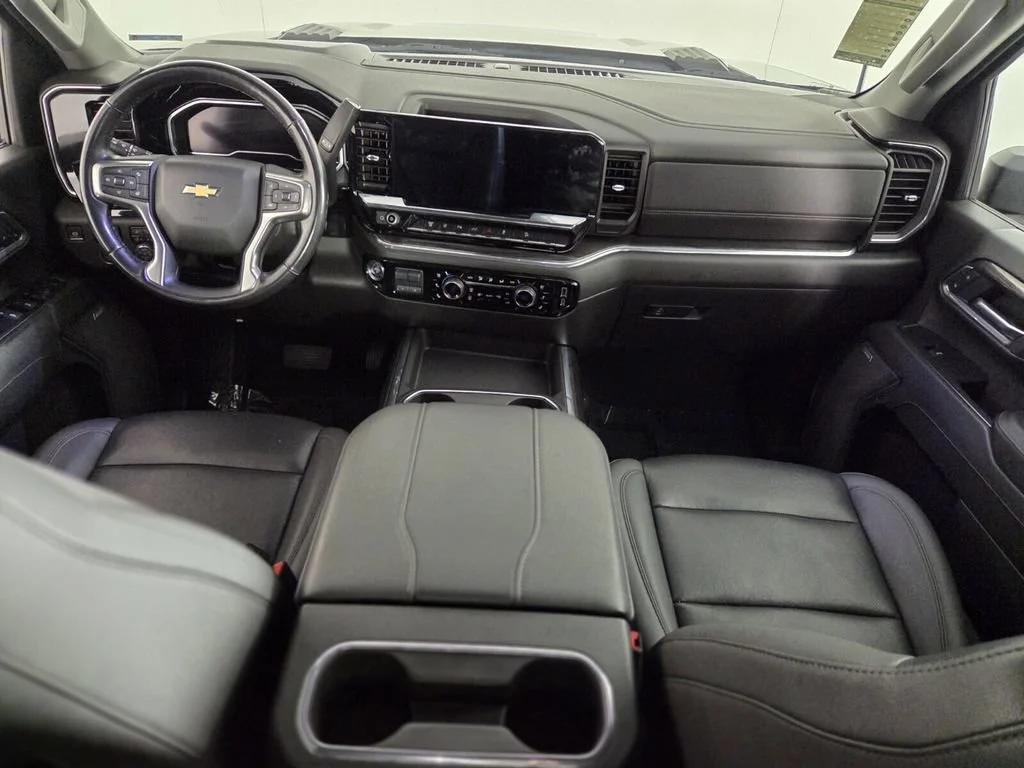 Used 2025 Black Chevrolet LTZ image 30