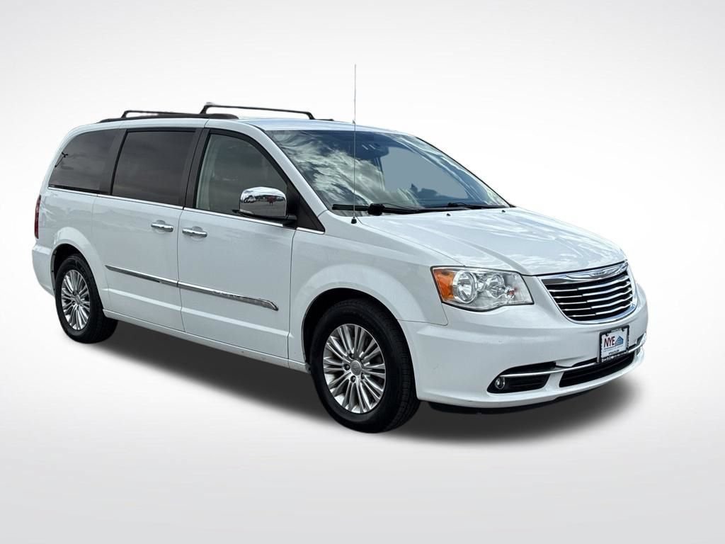 Used 2015 Bright White Clearcoat Chrysler Touring-L image 4