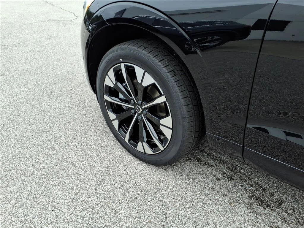 New 2026 Onyx Black Volvo Plus image 9