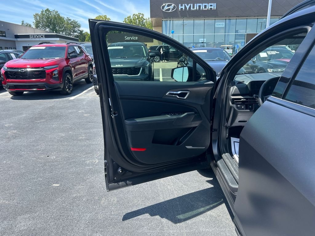Used 2026 Black Kia X-Line image 12