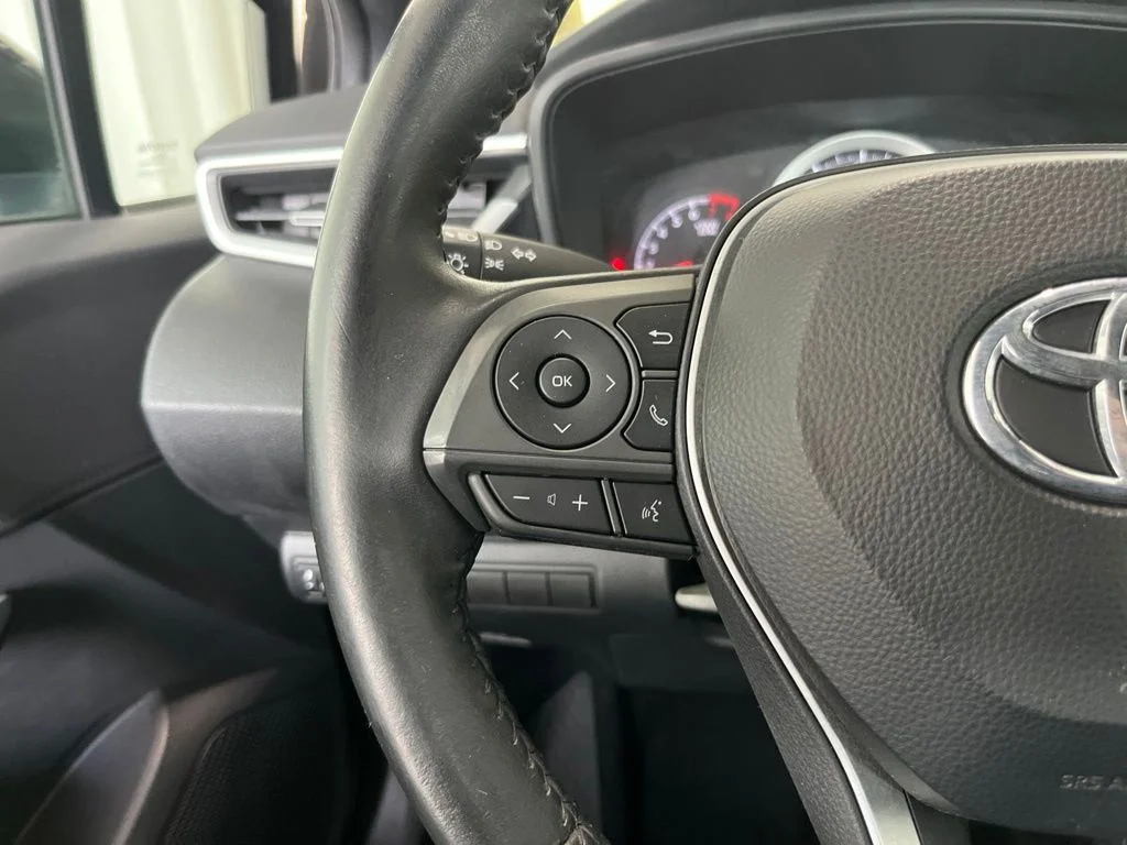 Used 2020 Black Sand Pearl Toyota SE image 6