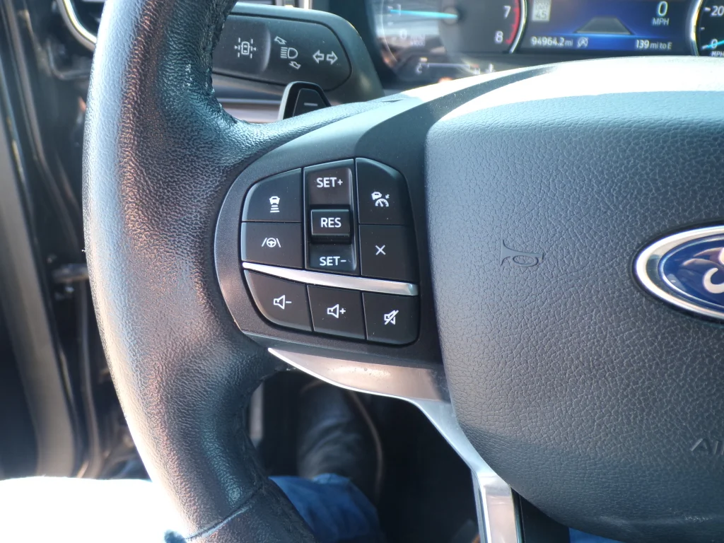 Used 2020 Agate Black Metallic Ford Limited image 22