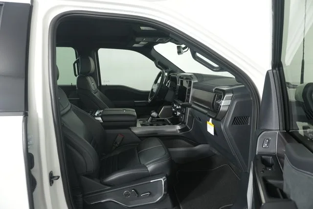 New 2026 Star White Metallic Tri-Coat Ford Platinum® image 36