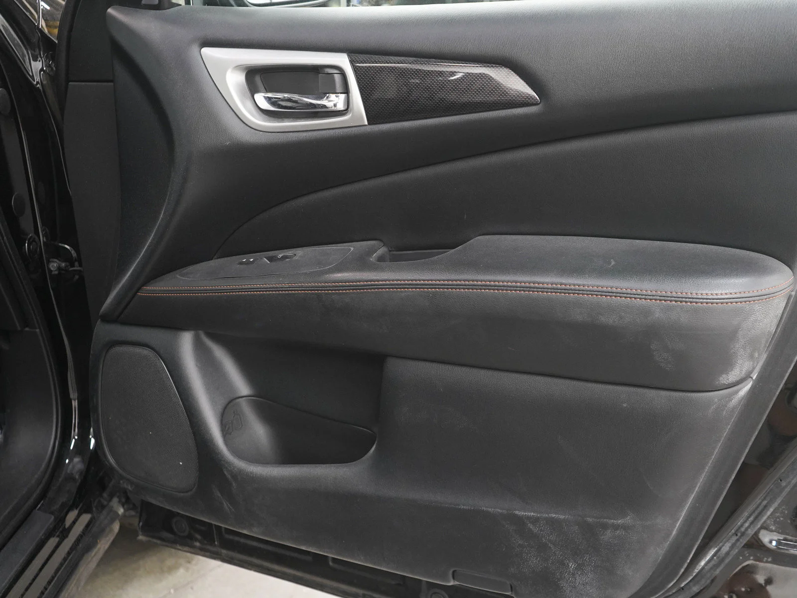 Used 2020 Magnetic Black Pearl Nissan SV image 9