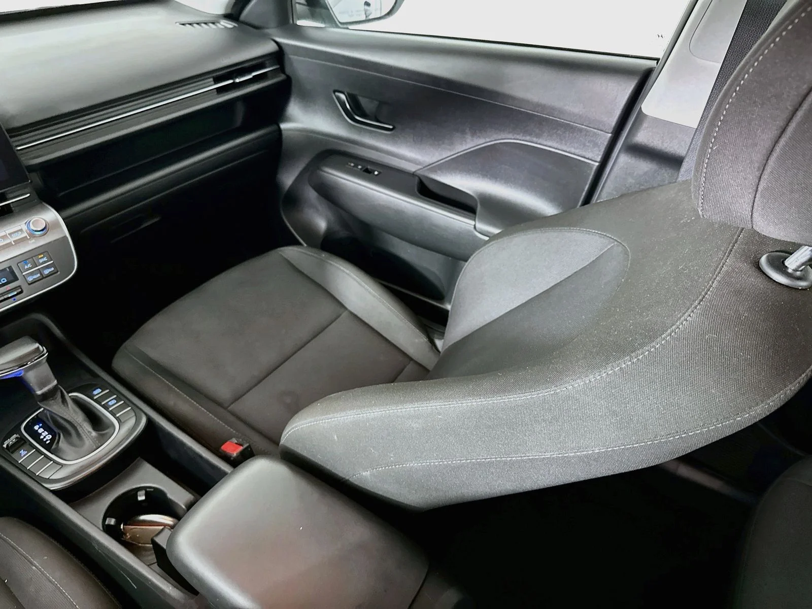 Used 2024 Abyss Black Pearl Hyundai SEL image 23