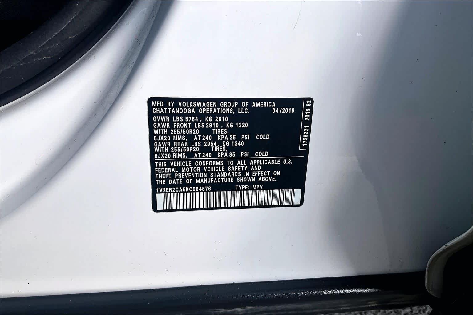 Used 2019 Pure White Volkswagen 3.6L V6 SEL image 34