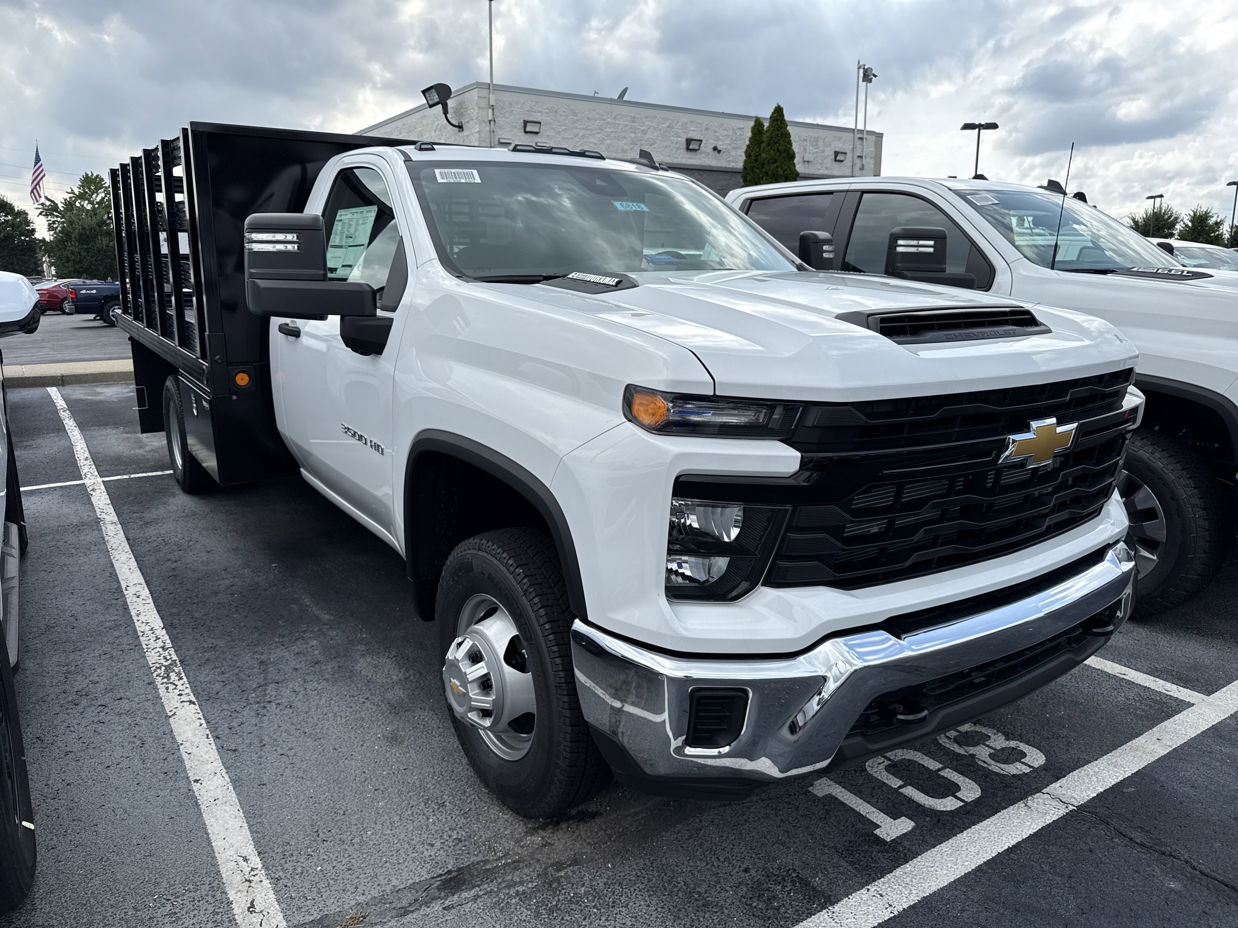 Coos Bay LumberCo. 3-Truck Willamette 新品 New 2025 Chevrolet Silverado 3500 HD Chassis Cab Work Truck