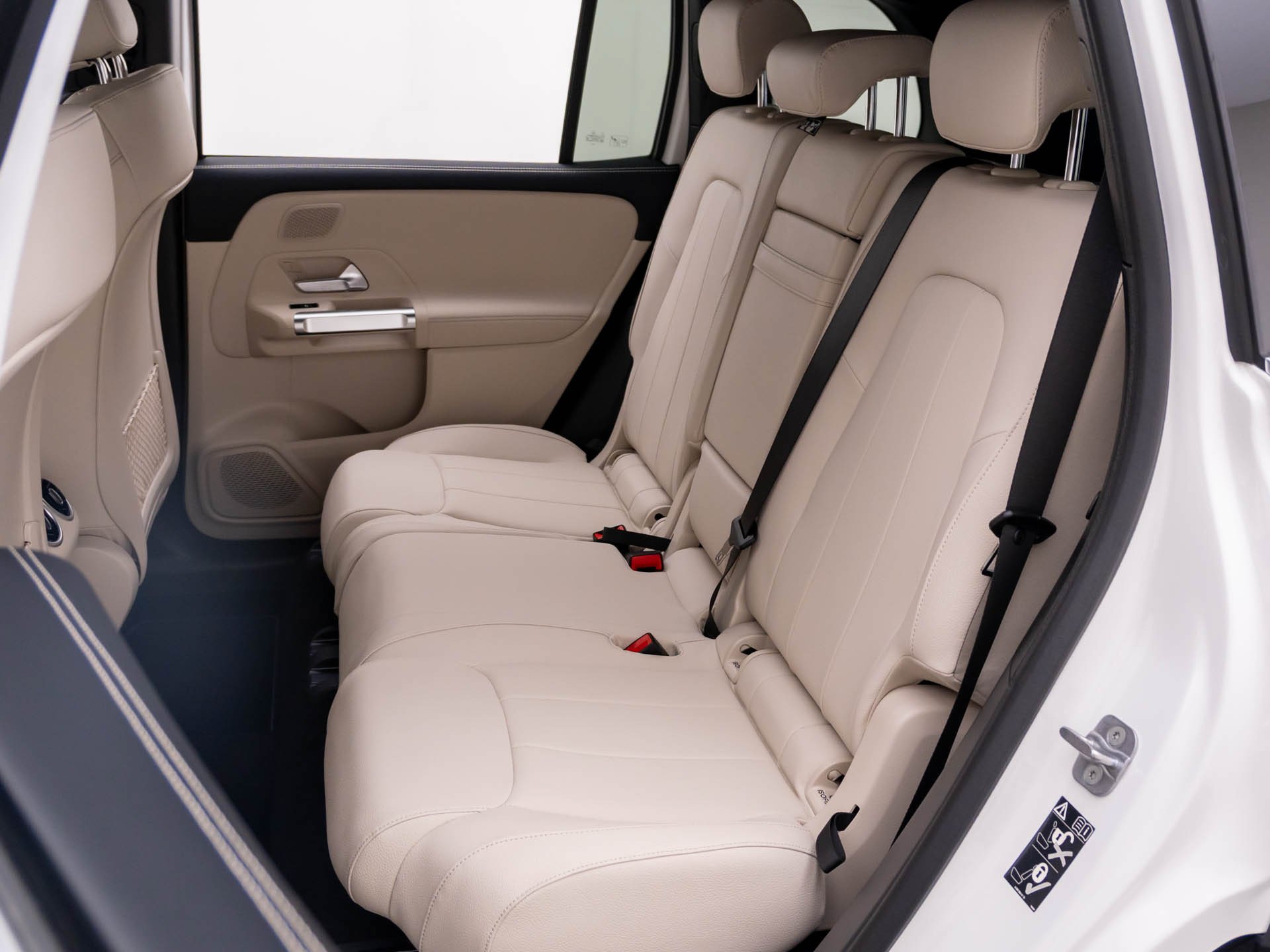 New 2026 White Mercedes-Benz GLB 250 image 61