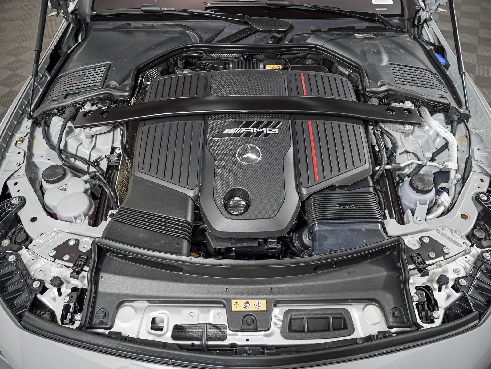 New 2027 MANUFAKTUR Alpine Grey Mercedes-Benz AMG® CLE 53 4MATIC+ Cabriolet image 4