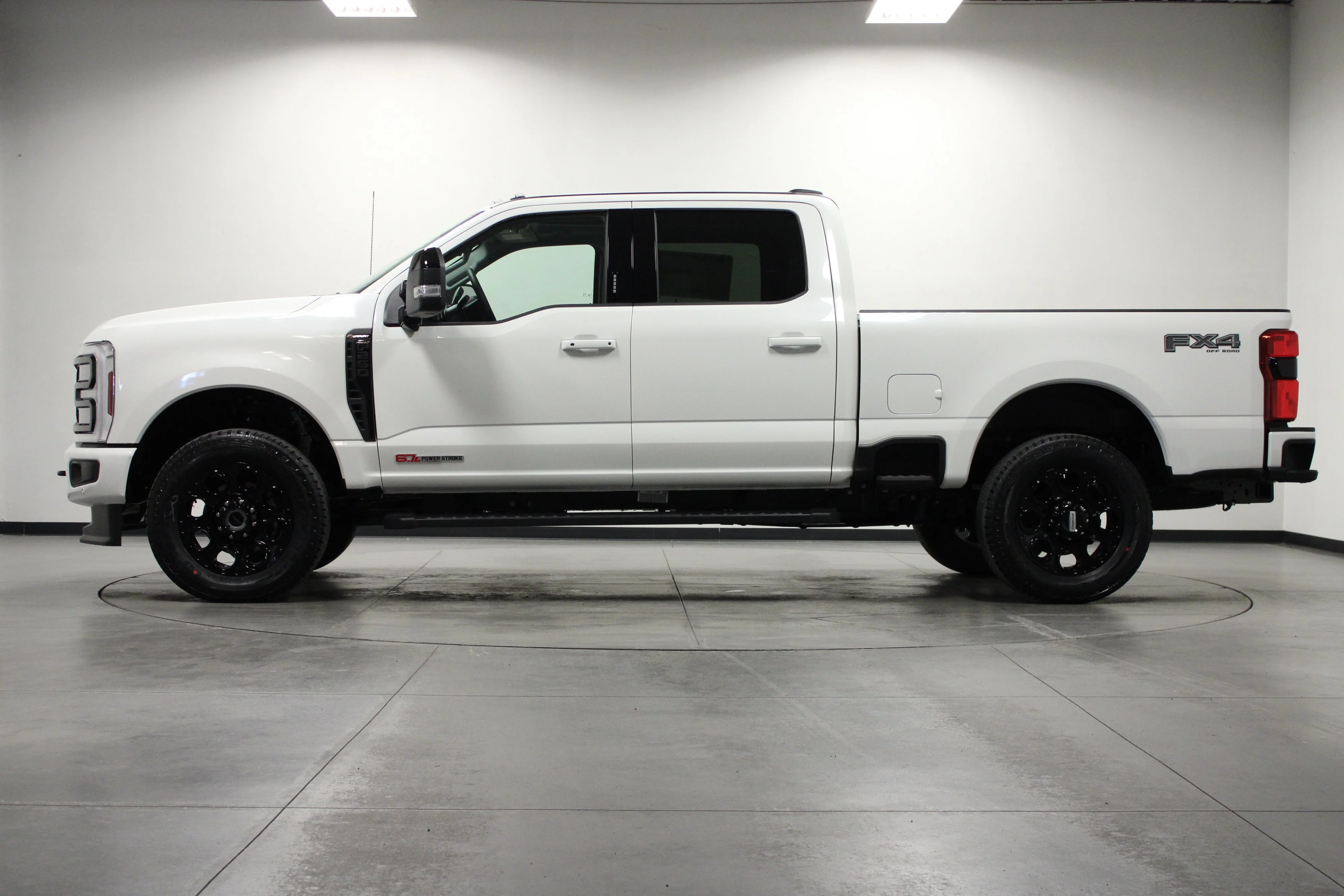 New 2026 Star White Metallic Tri-Coat Ford F-250® Lariat® image 7