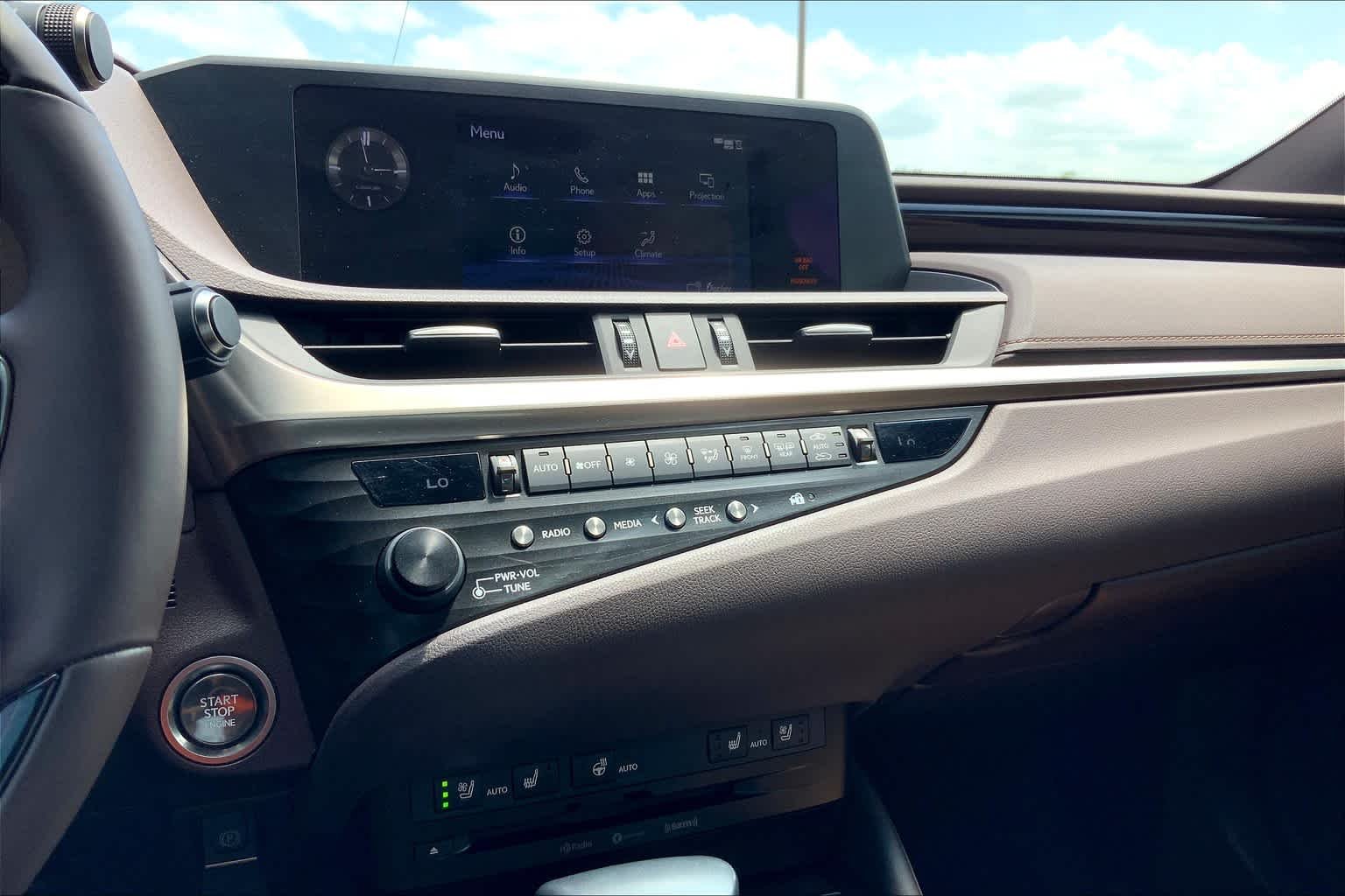 Used 2020 Eminent White Pearl Lexus  image 34